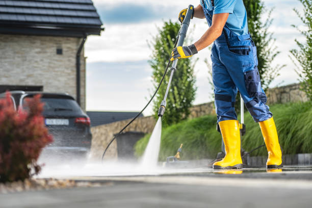 Best Playground Equipment Cleaning  in Ellwood City, PA